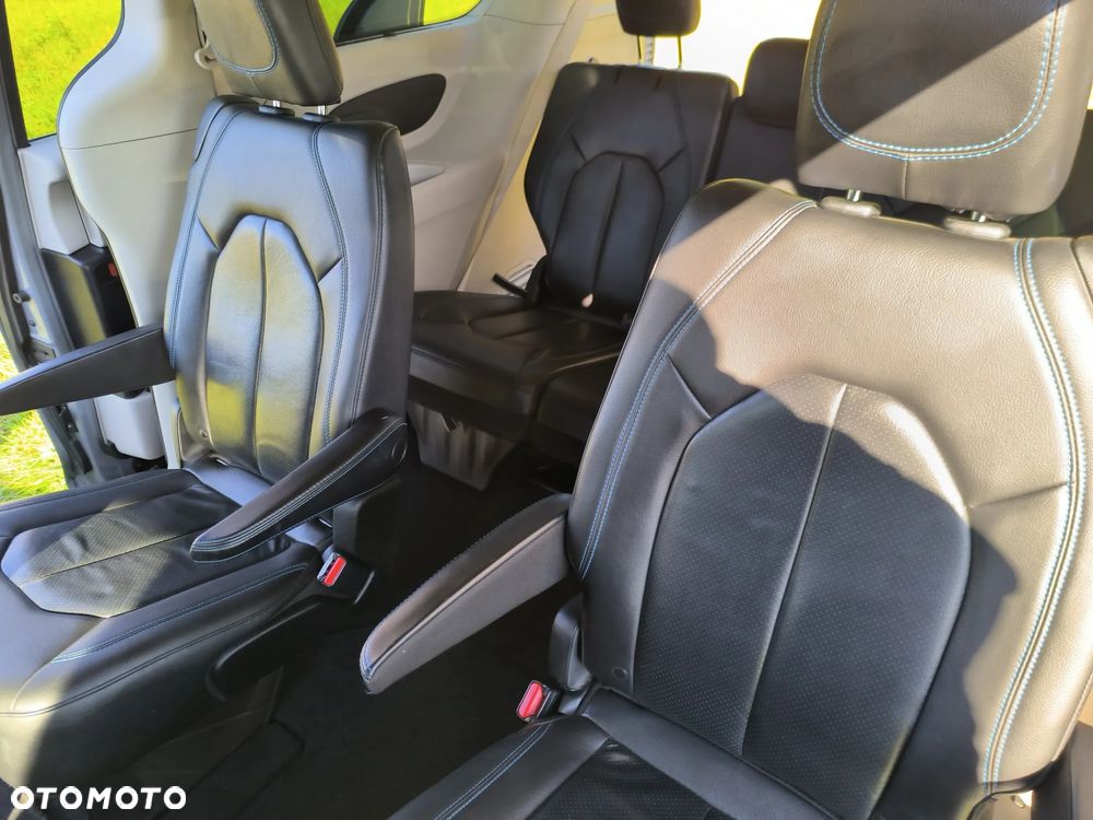 Chrysler Pacifica - 7