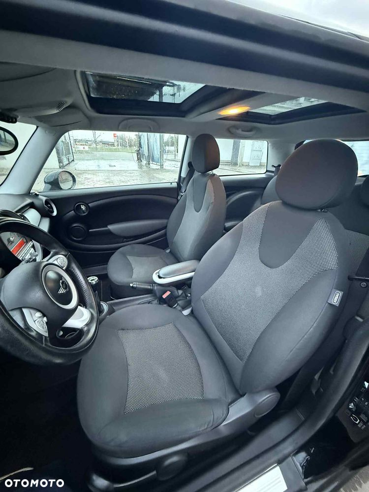 MINI Cooper Standard - 14