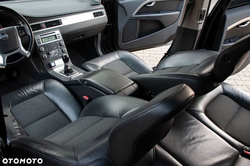 Volvo V70 2.5T Summum - 9