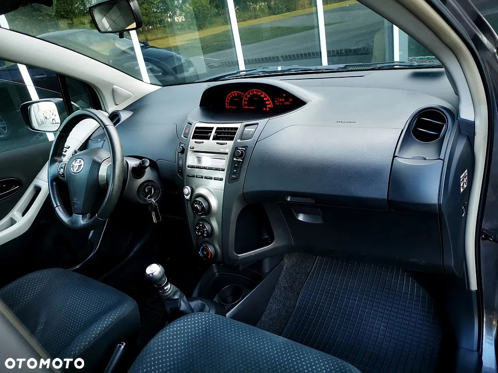 Toyota Yaris 1.33 Premium - 7