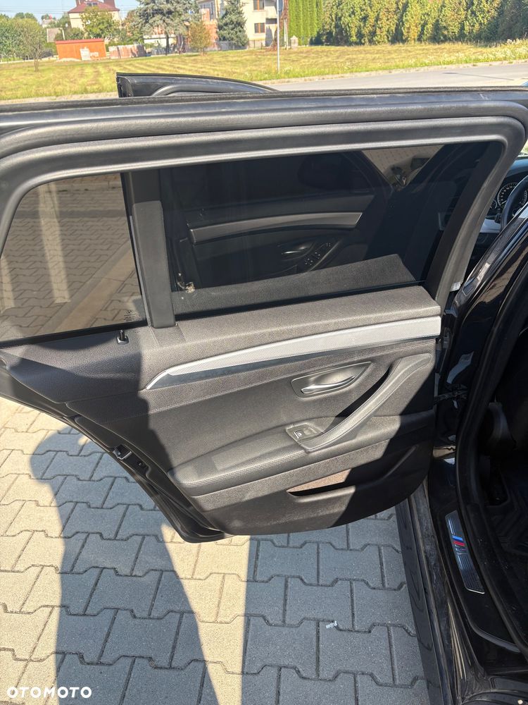 BMW Seria 5 530d xDrive - 12