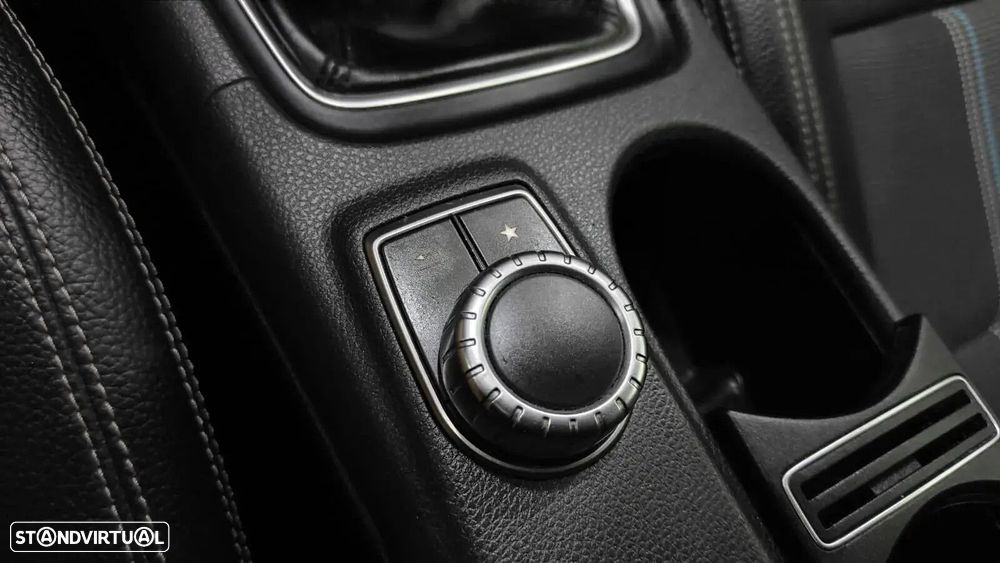 Mercedes-Benz CLA 200 - 36