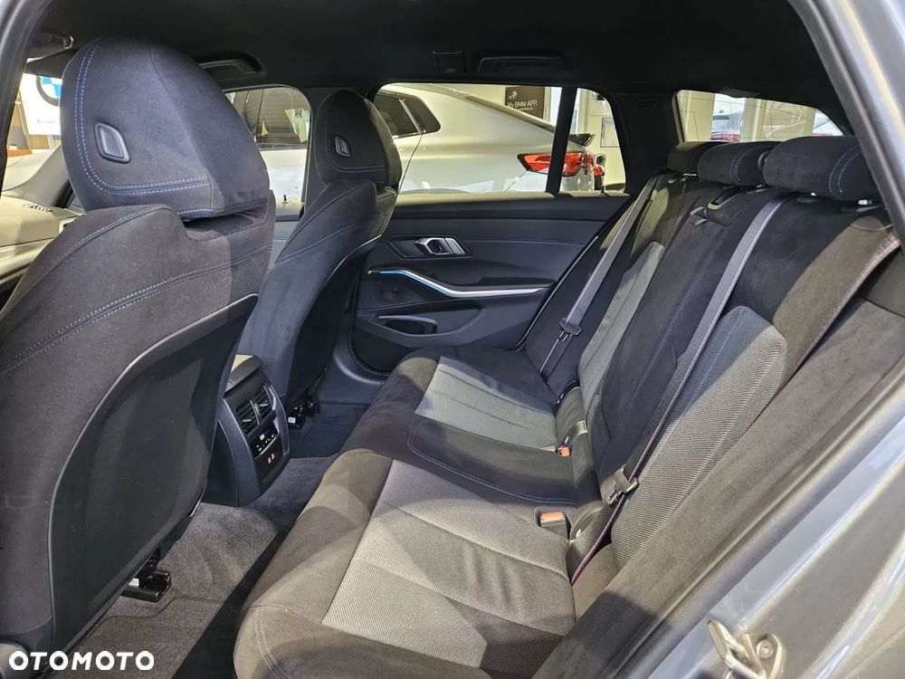 BMW Seria 3 320d xDrive mHEV M Sport - 17