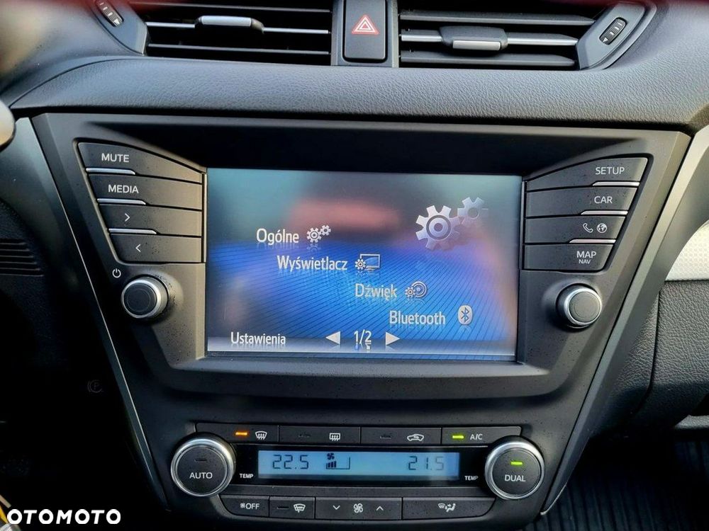 Toyota Avensis 2.0 D-4D Premium - 17