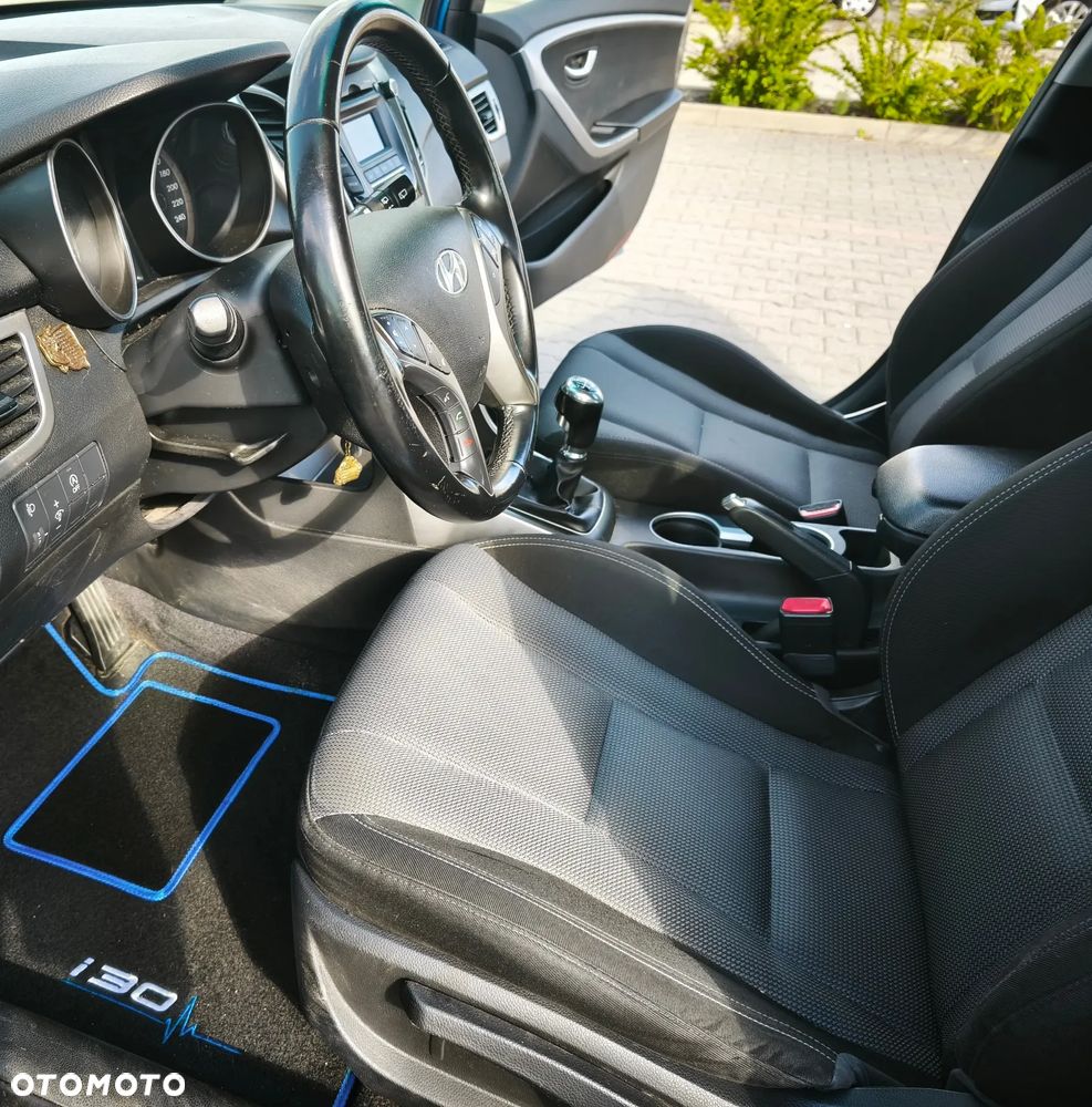 Hyundai i30 blue 1.4 YES Silver - 9