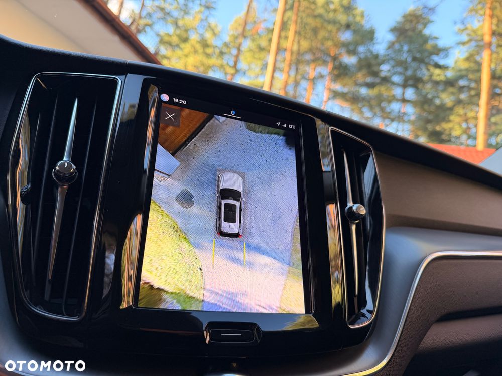 Volvo XC 60 B4 D AWD Geartronic Momentum Pro - 15