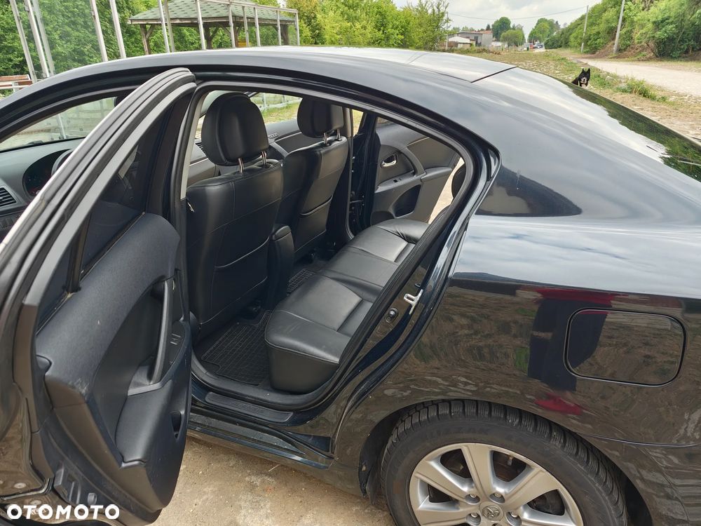 Toyota Avensis 1.8 Premium MS - 10