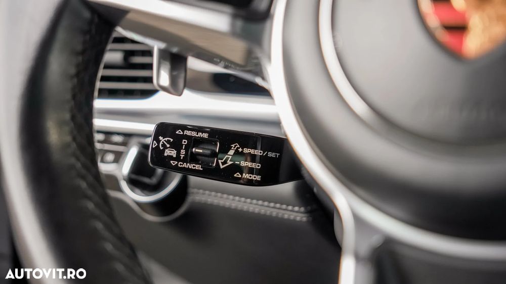 Porsche Panamera 4 E-Hybrid - 26
