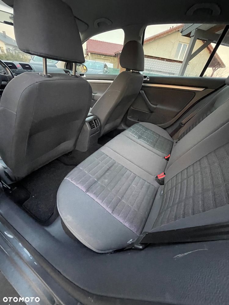 Volkswagen Golf - 11