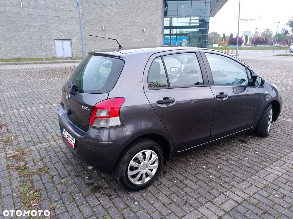 Toyota Yaris - 4