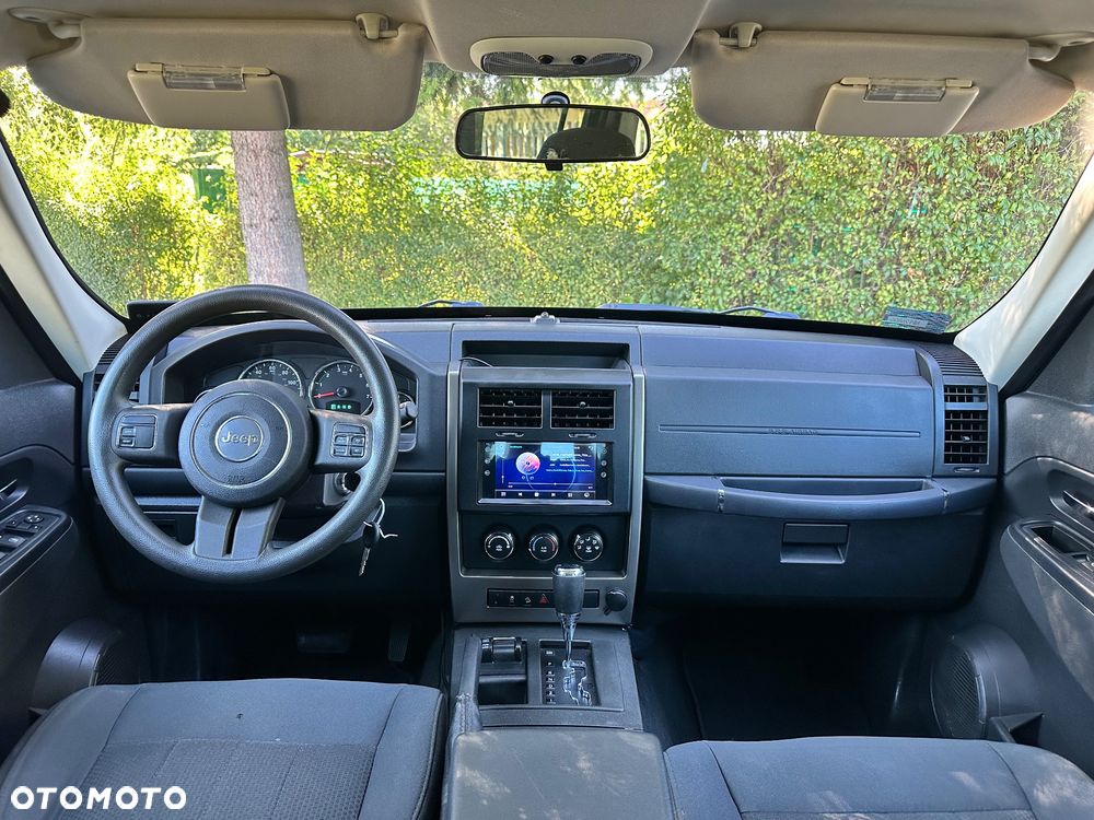 Jeep Liberty - 14