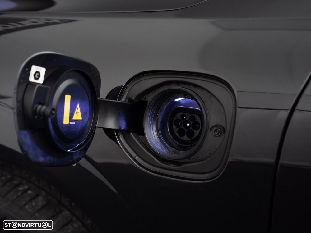 Volvo XC 60 2.0 T6 PHEV Plus Dark - 13