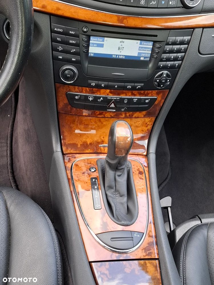 Mercedes-Benz Klasa E 320 4-Matic Avantgarde - 28