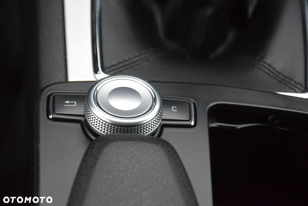 Mercedes-Benz Klasa C - 36