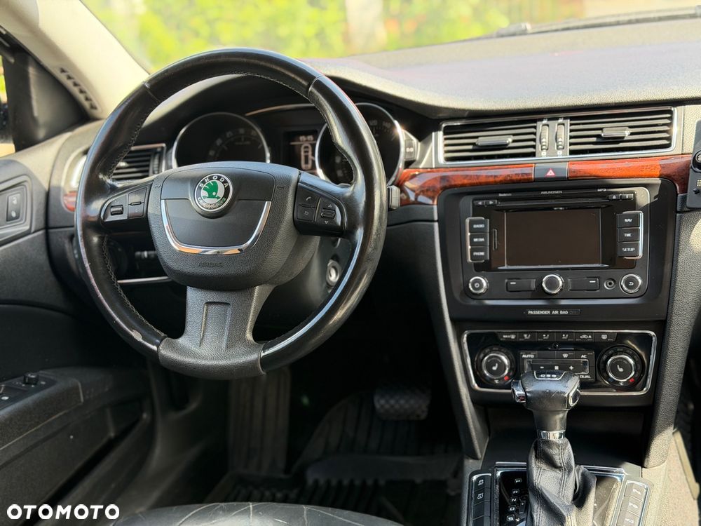 Skoda Superb 2.0 TDI DSG Elegance - 17