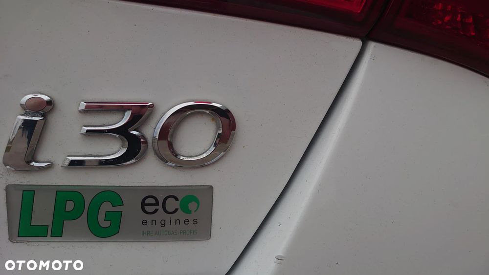 Hyundai i30 blue 1.6 GDI Passion - 26