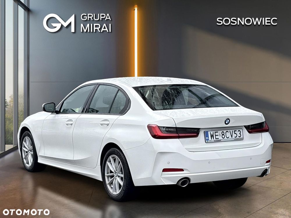 BMW 318I 2024 photo 3