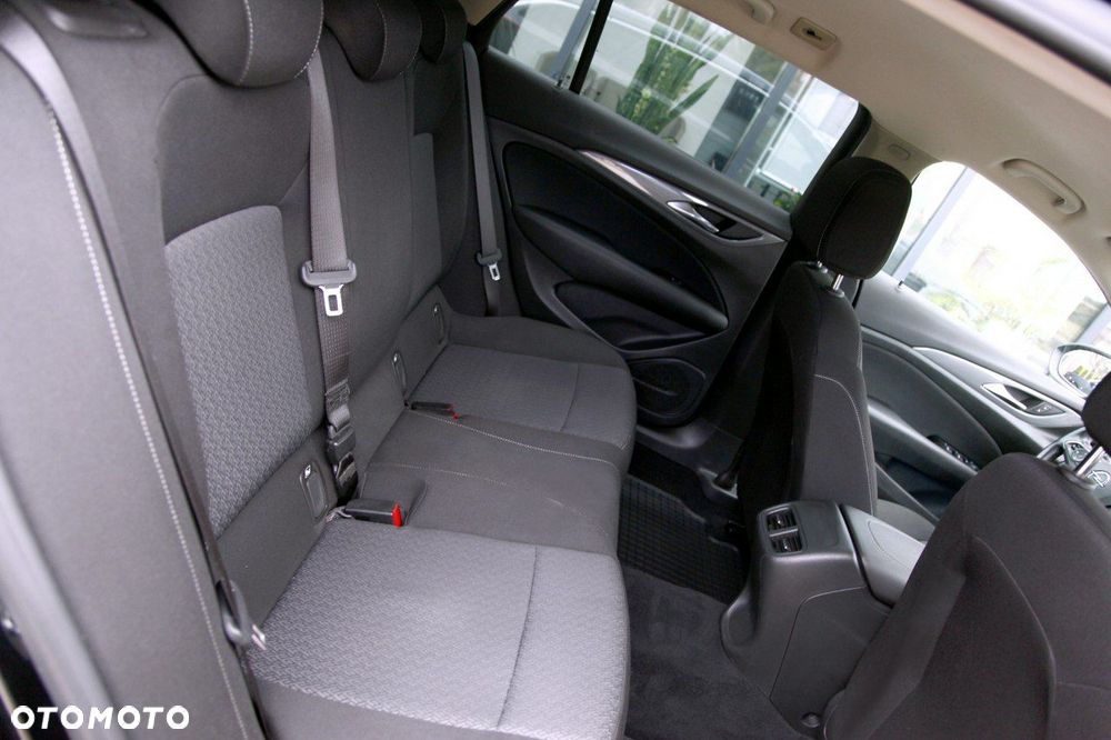 Opel Insignia 1.6 CDTI Sport - 19