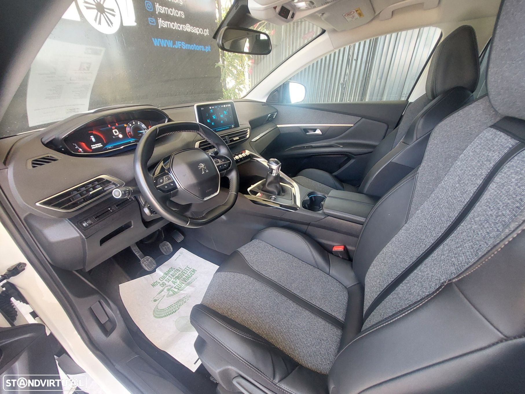 Peugeot 3008 1.2 PureTech Allure - 12