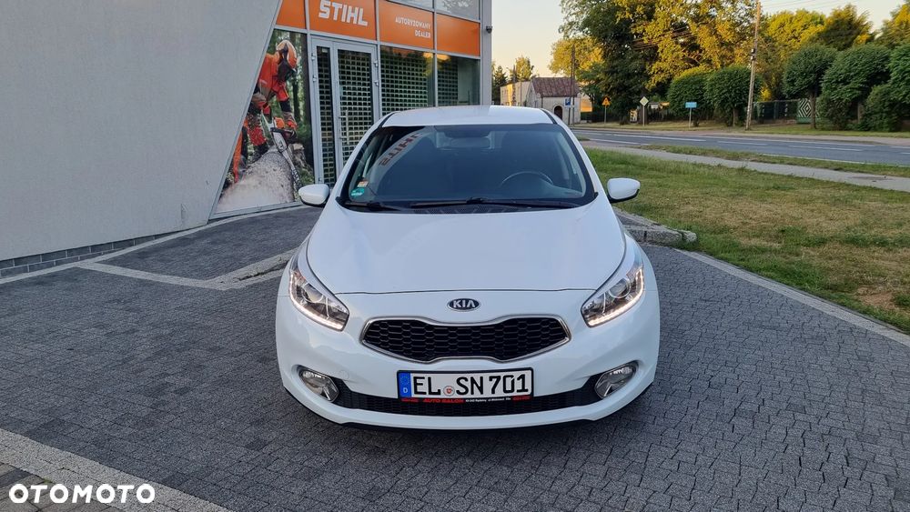 Kia Ceed 1.4 CVVT Fifa World Cup Edition - 3