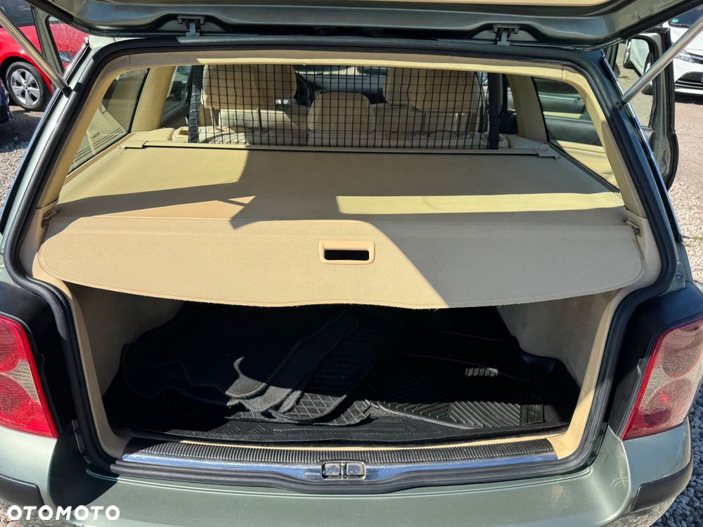 Volkswagen Passat 1.9 TDI Highline - 10