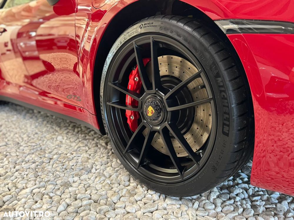 Porsche 911 Carrera Cabrio GTS PDK - 8