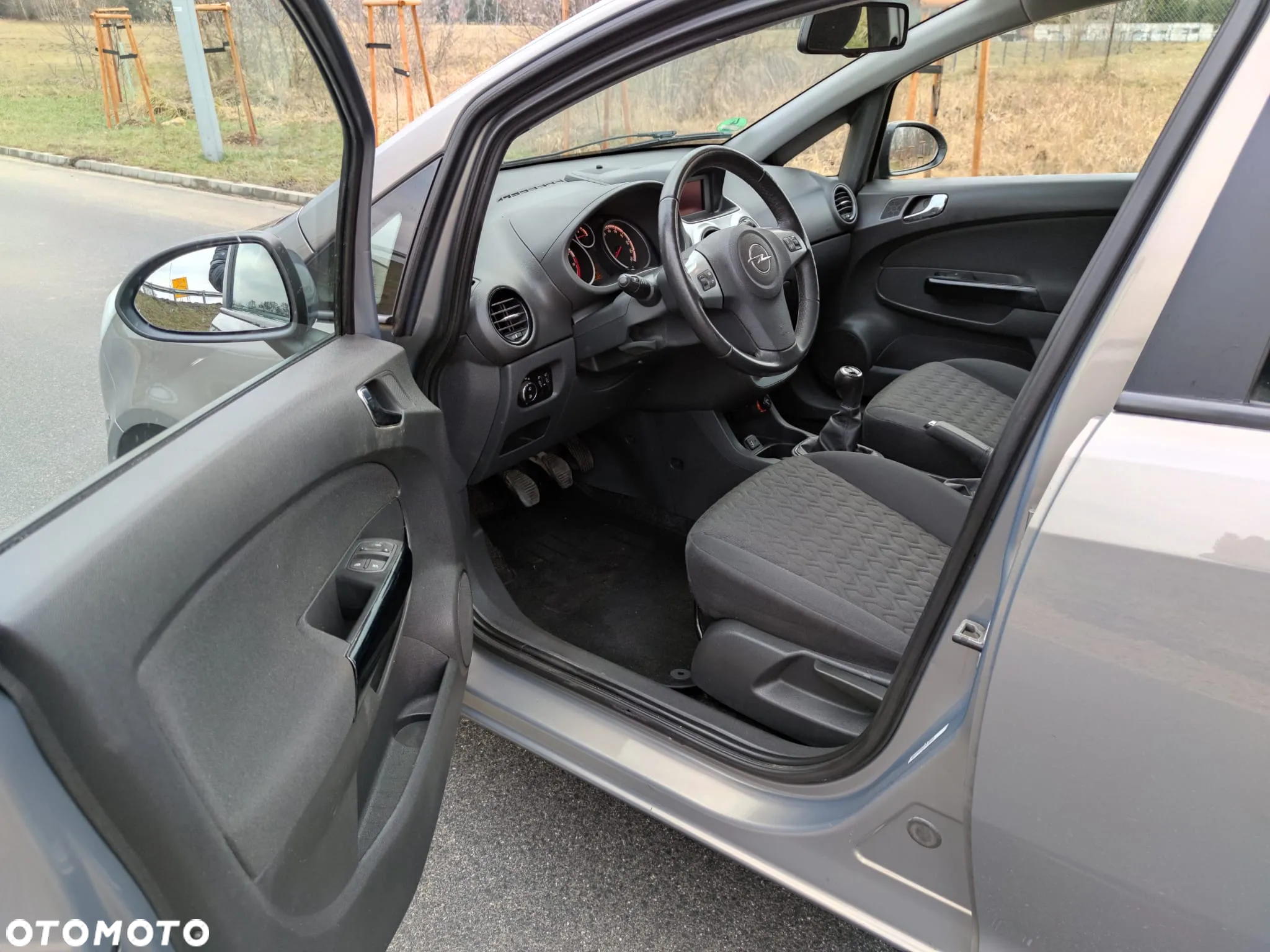 Opel Corsa 1.4 16V Color Edition - 16
