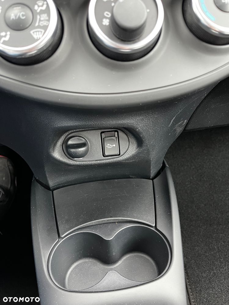 Toyota Yaris - 19