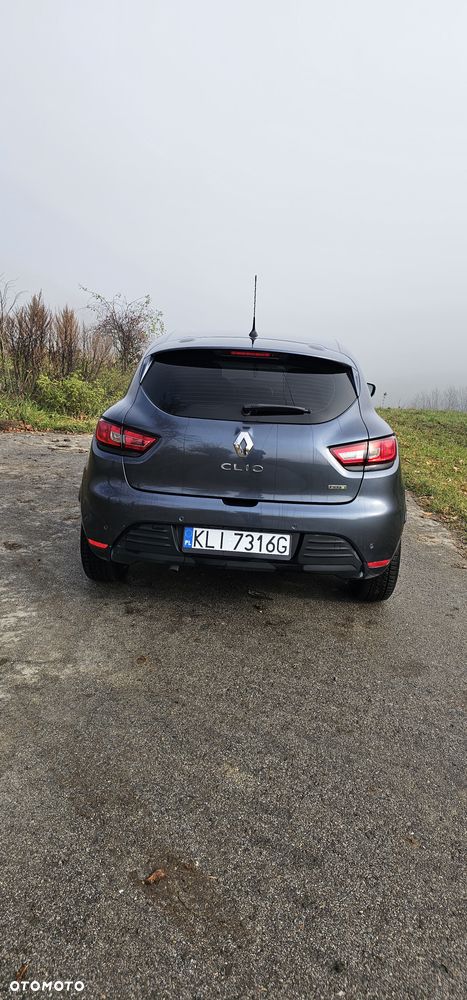 Renault Clio - 10