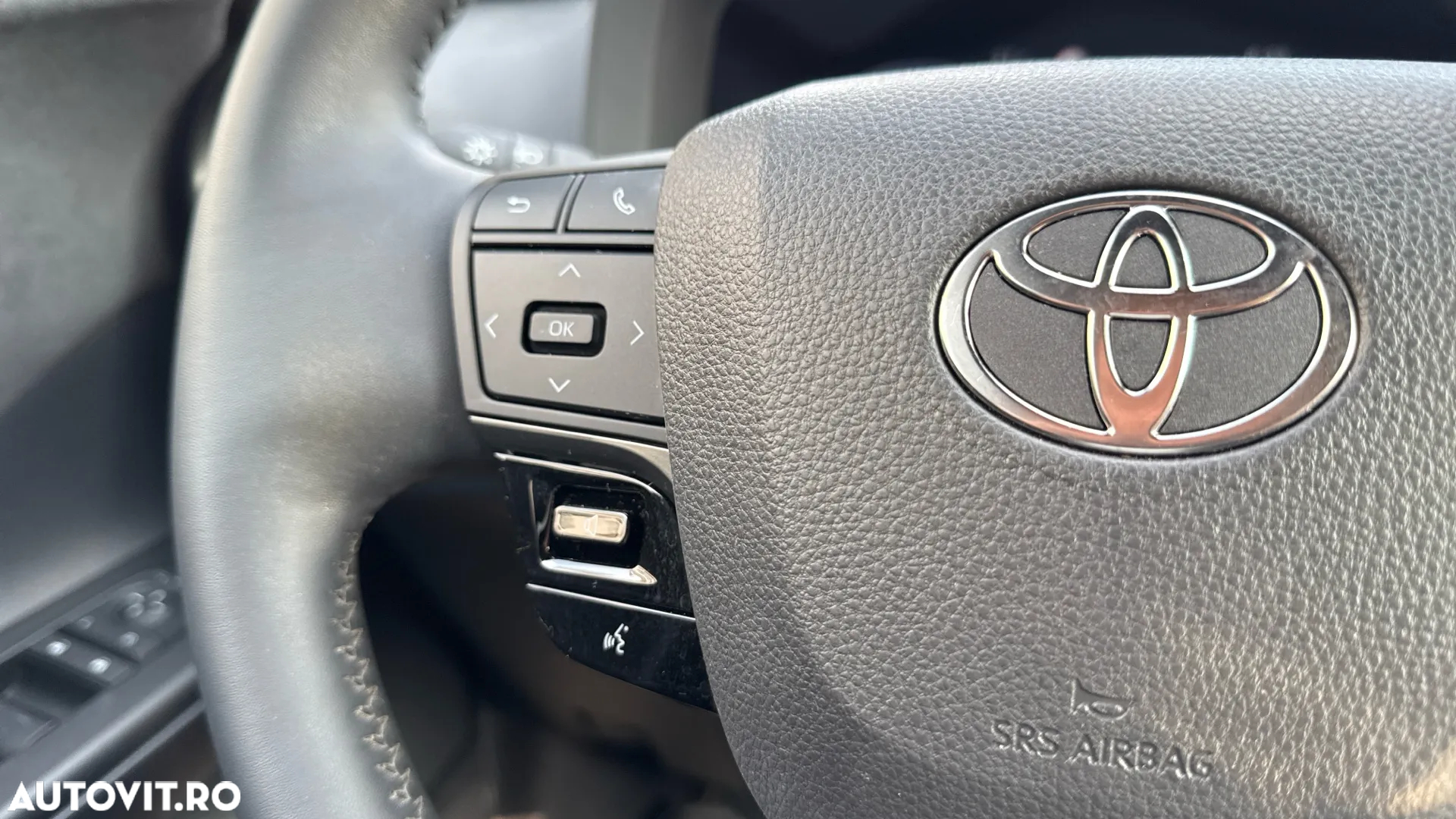 Toyota C-HR 2.0 HEV 197 CP 4x2 CVT Exclusive - 33