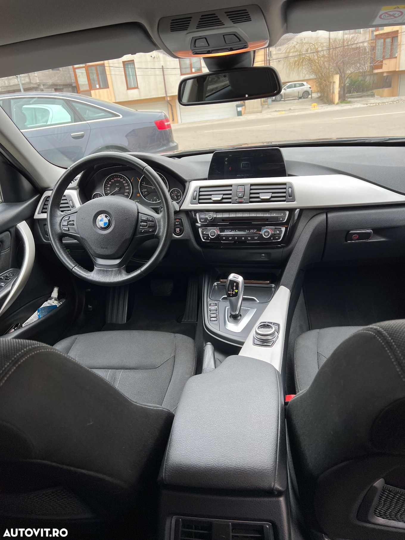 BMW Seria 3 318d Aut. - 8