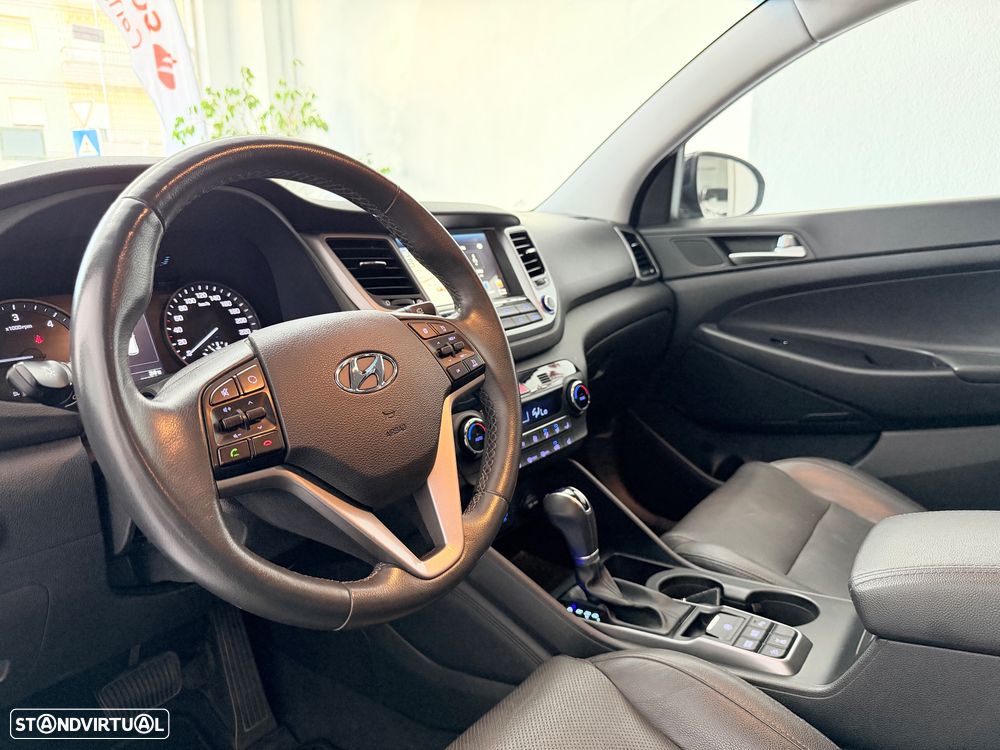 Hyundai Tucson 2.0 CRDi 4WD Auto Premium - 17