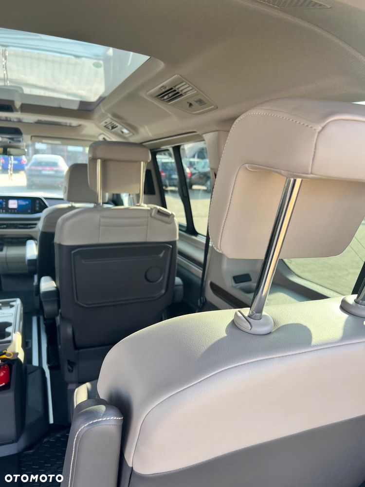 Volkswagen Multivan - 19