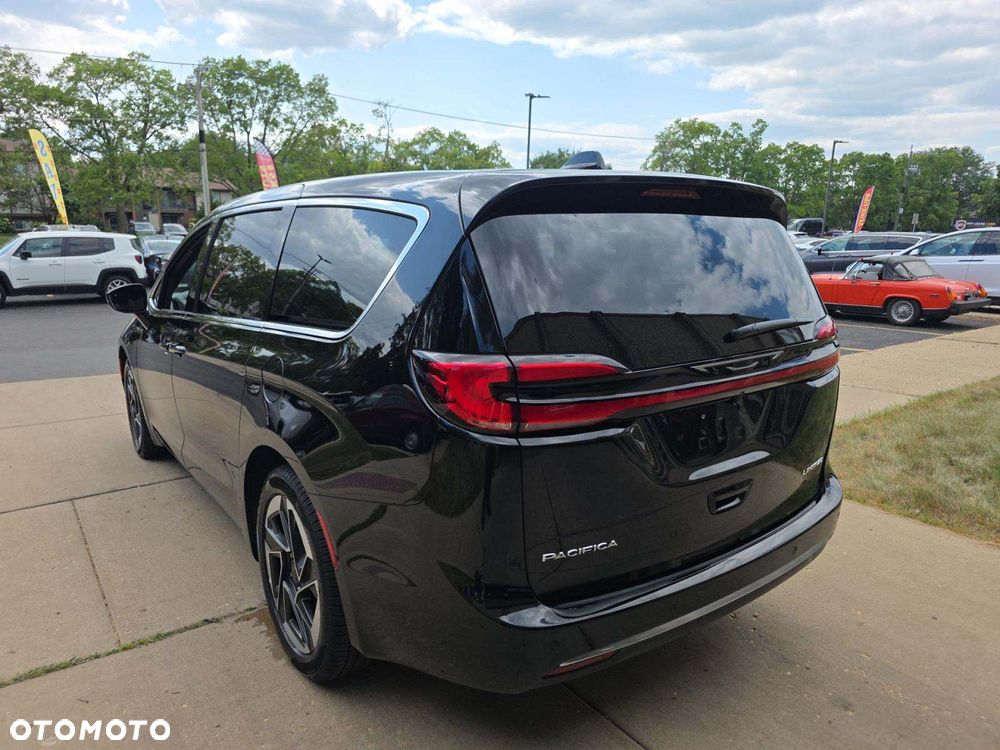 Chrysler Pacifica - 6