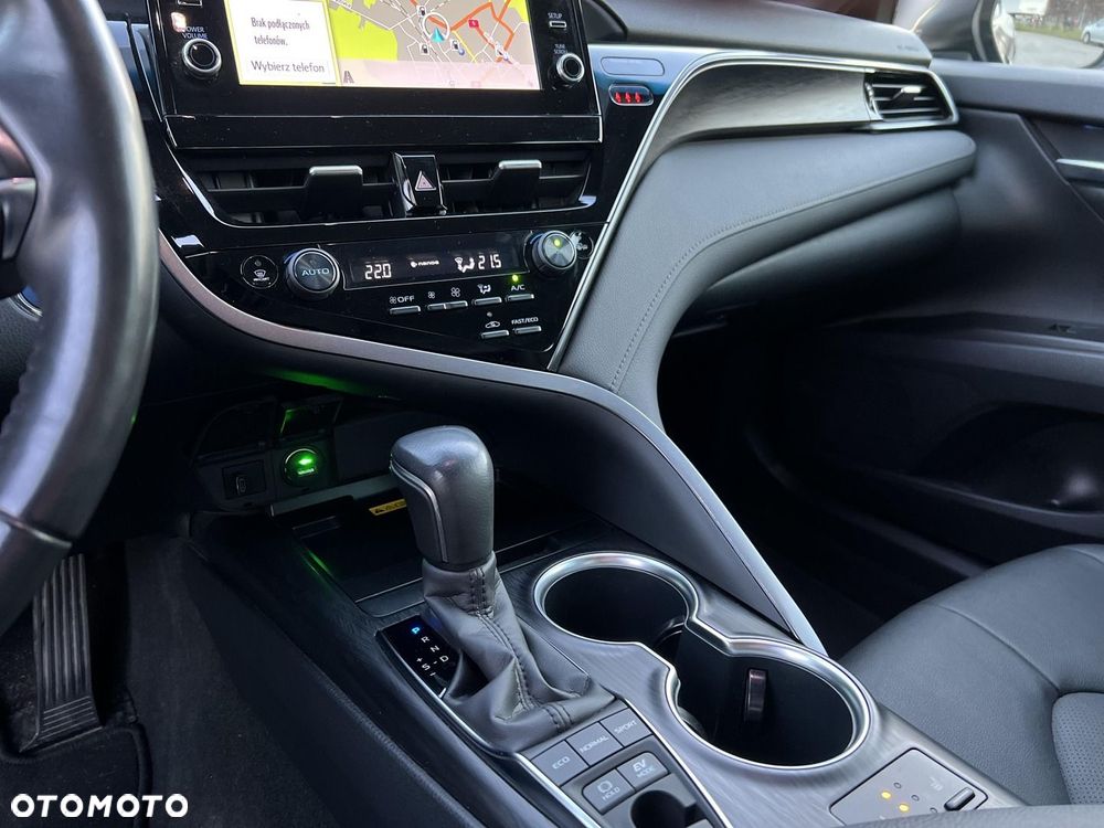 Toyota Camry 2.5 Hybrid Executive CVT - 26