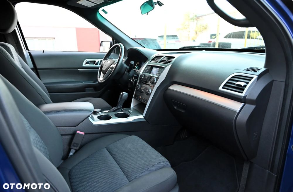 Ford Explorer - 26