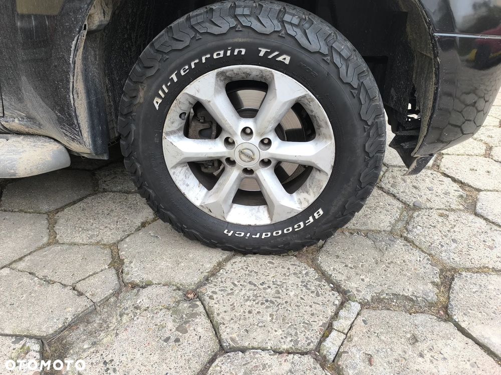 Nissan Pathfinder 2.5 D LE - 12