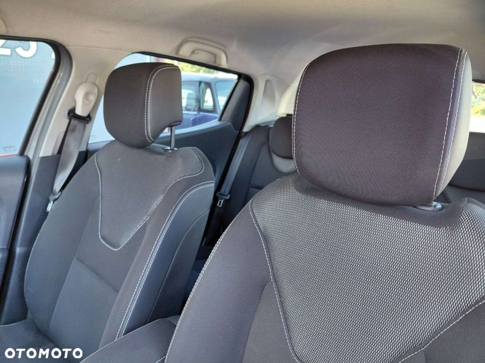 Renault Clio - 11