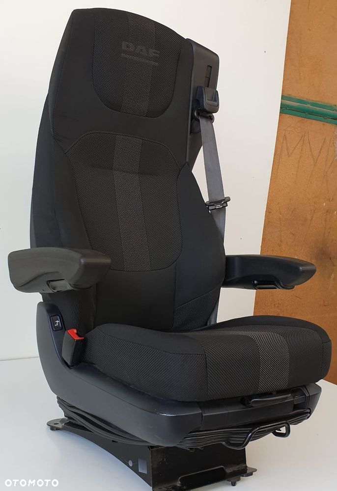 FOTEL SIEDZENIE LEWE KIEROWCY DAF XG 2296563 - 3