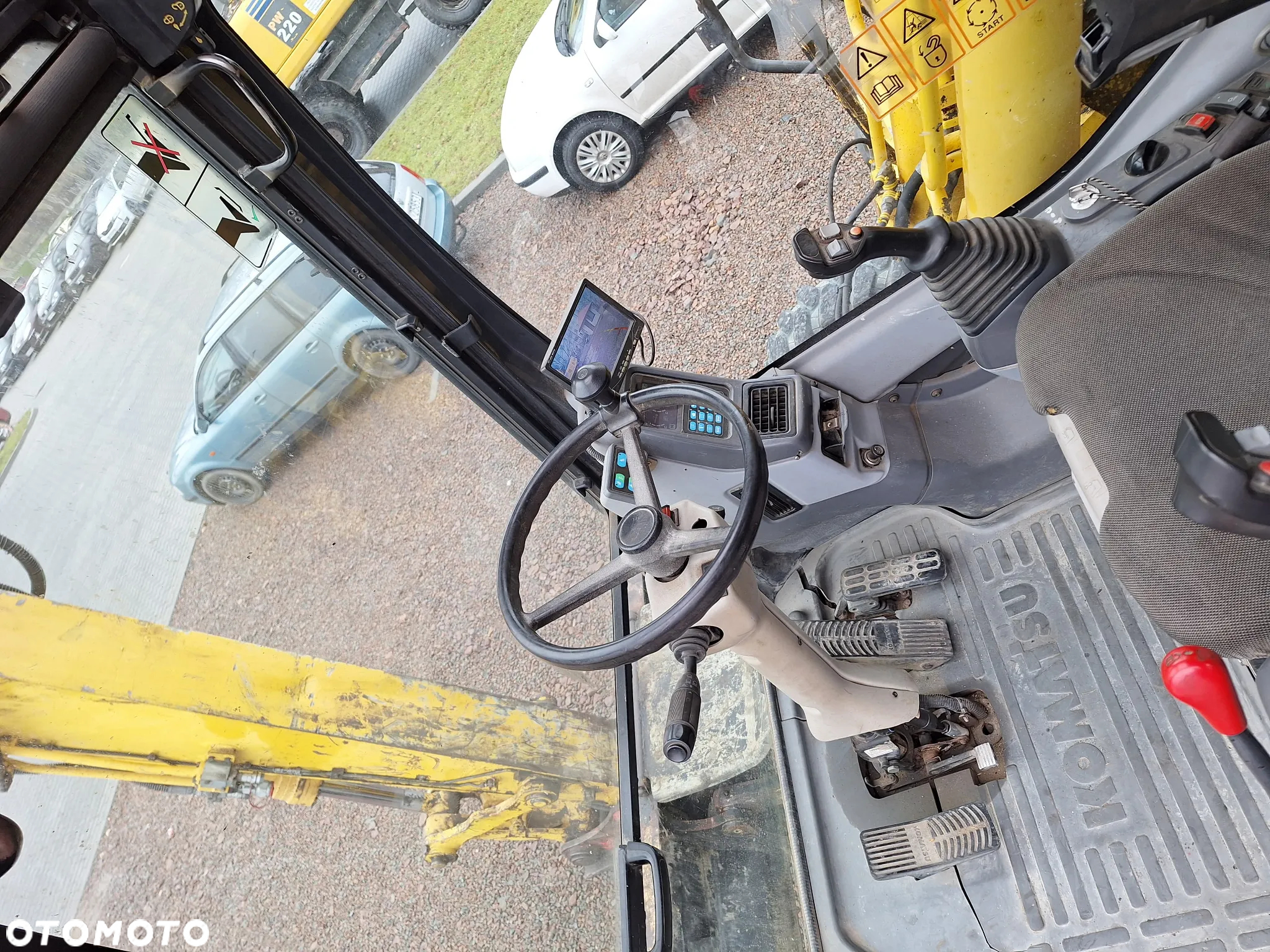 Komatsu PW 220 - 7E0 - 10