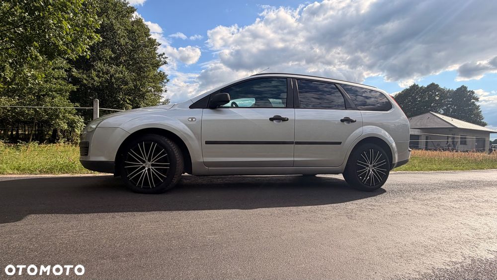 Ford Focus 1.6 Comfort - 26