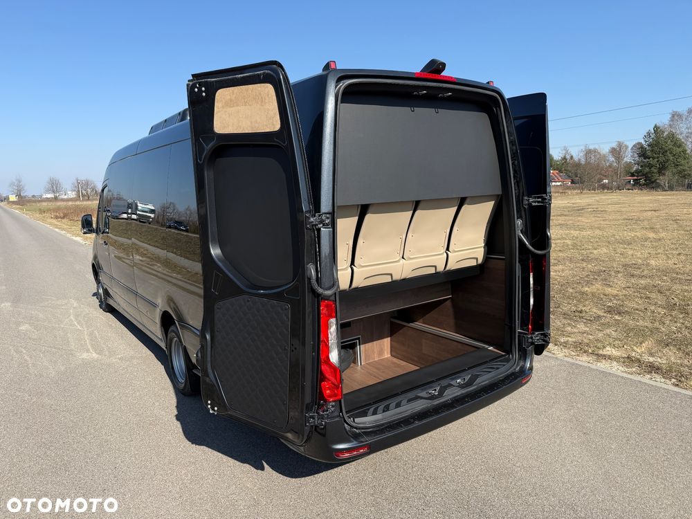 Mercedes-Benz Sprinter 519 - 12