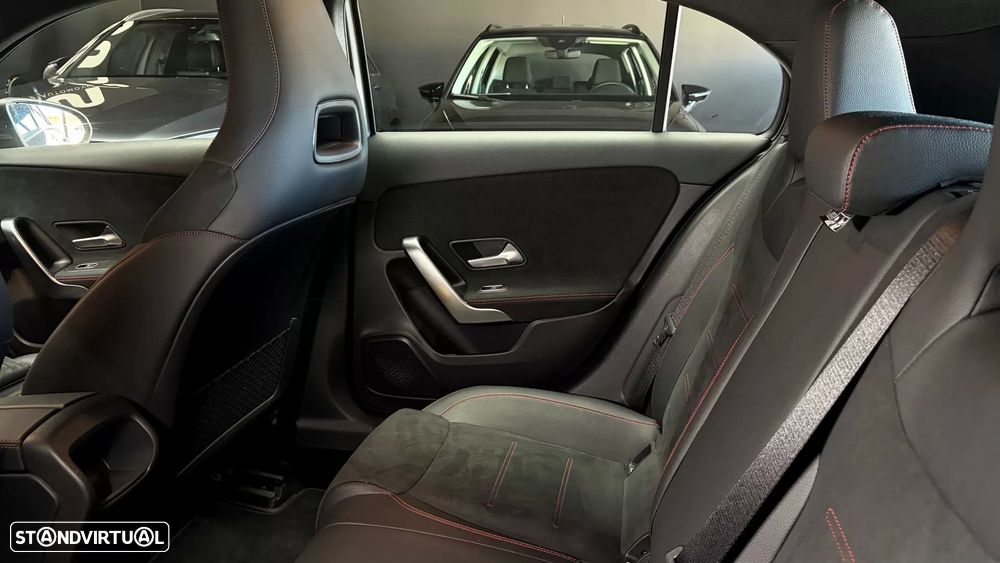 Mercedes-Benz A 200 AMG Line - 55