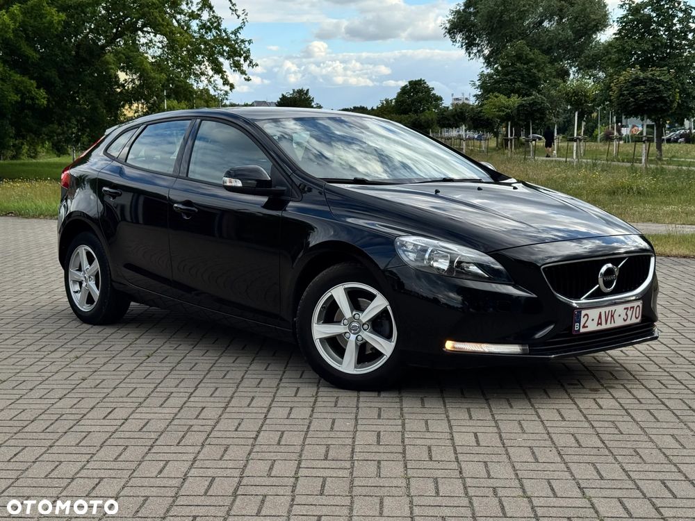 Volvo V40 D2 Momentum - 1