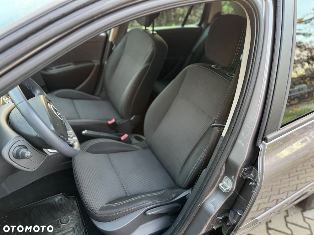 Renault Clio 1.2 16V 75 Expression - 12