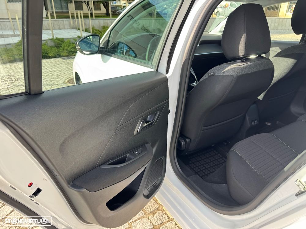 Peugeot e-208 Active - 17