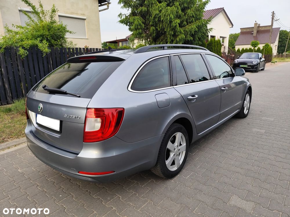 Skoda Superb 2.0 TDI DSG Elegance - 8