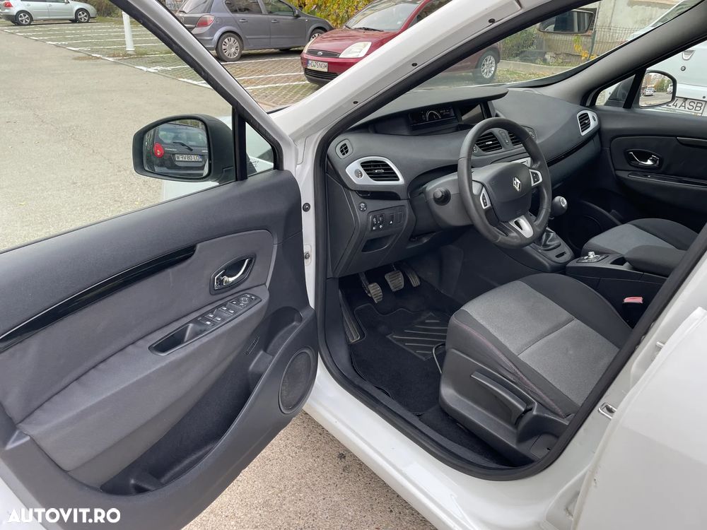 Renault Scenic 1.6 16V 110 LIMITED - 13