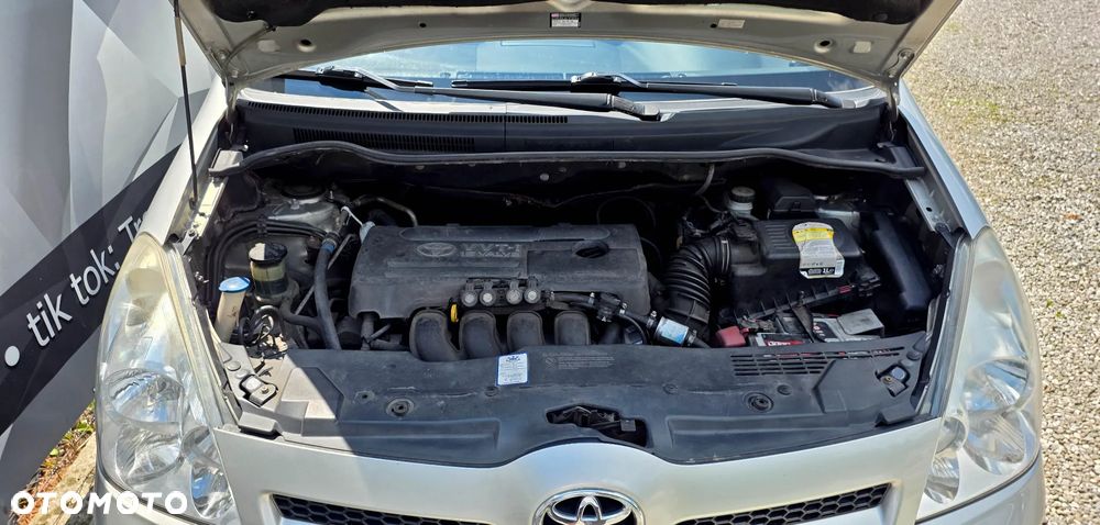 Toyota Corolla Verso 1.8 Luna - 24