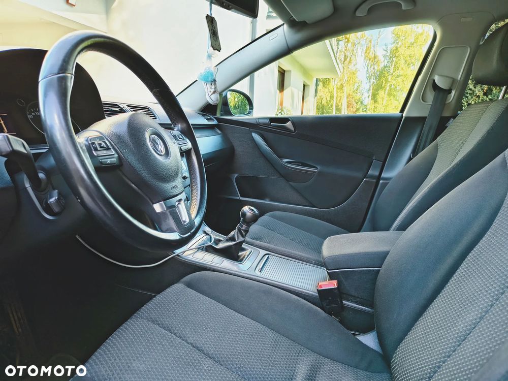Volkswagen Passat 2.0 TDI Trendline - 26